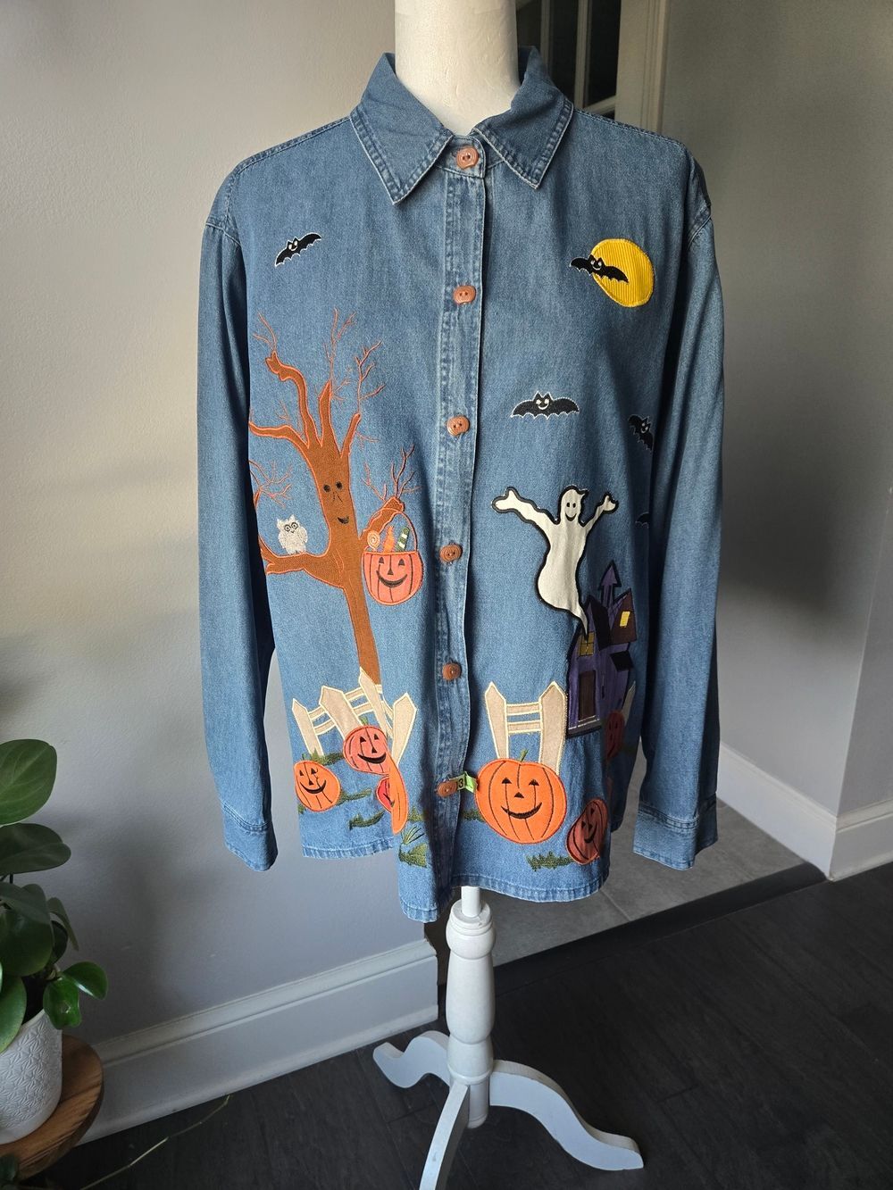 Vintage 90s Tantrums Halloween Embroidered Denim Shirt Size XL Spooky Tree Ghost